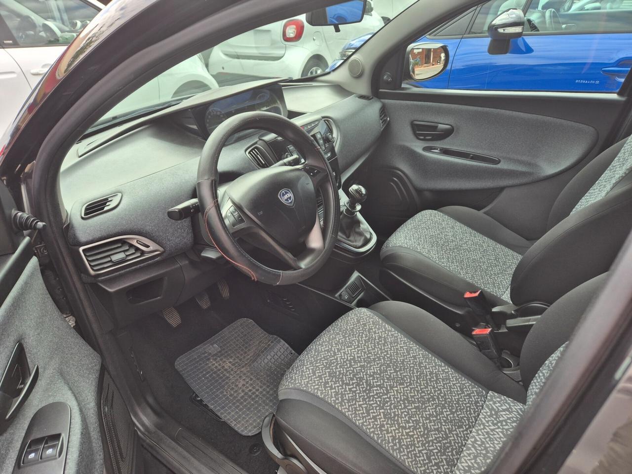 Lancia Ypsilon 1.2 69 CV 5 porte GPL Ecochic Gold