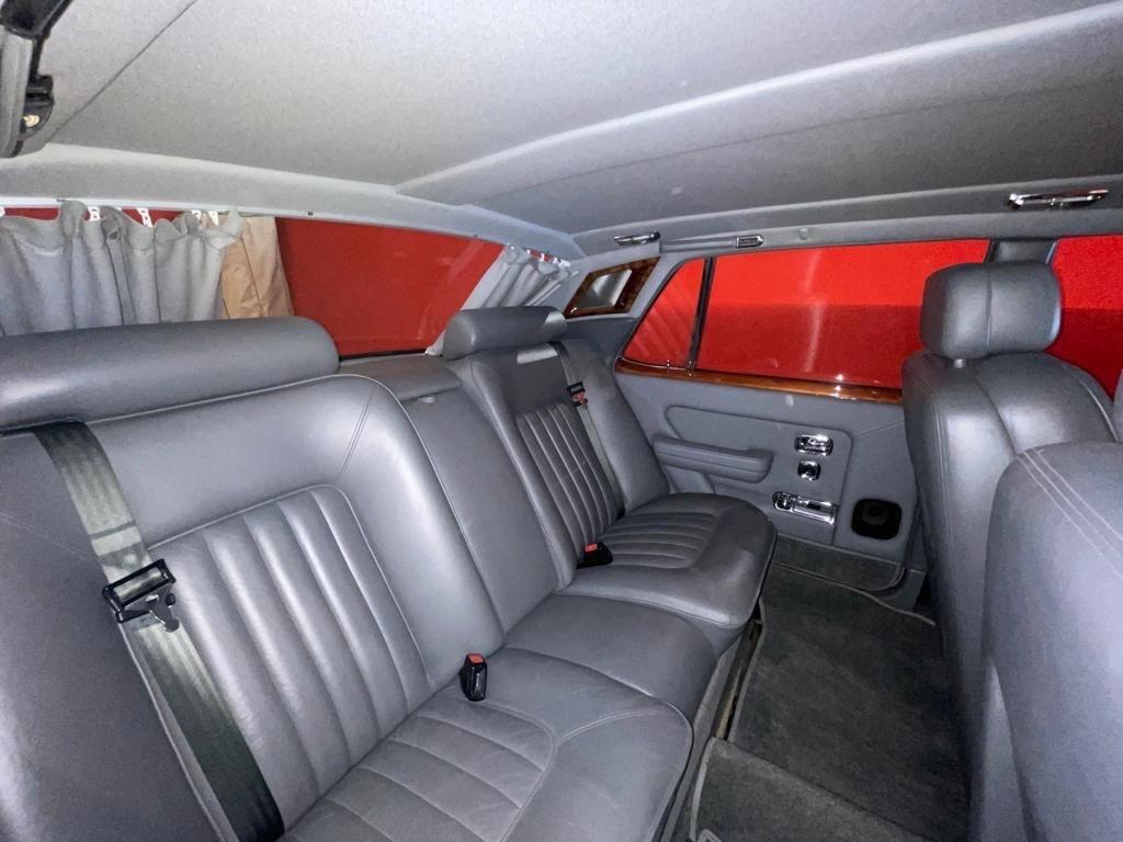 Rolls Royce Silver Spirit silver