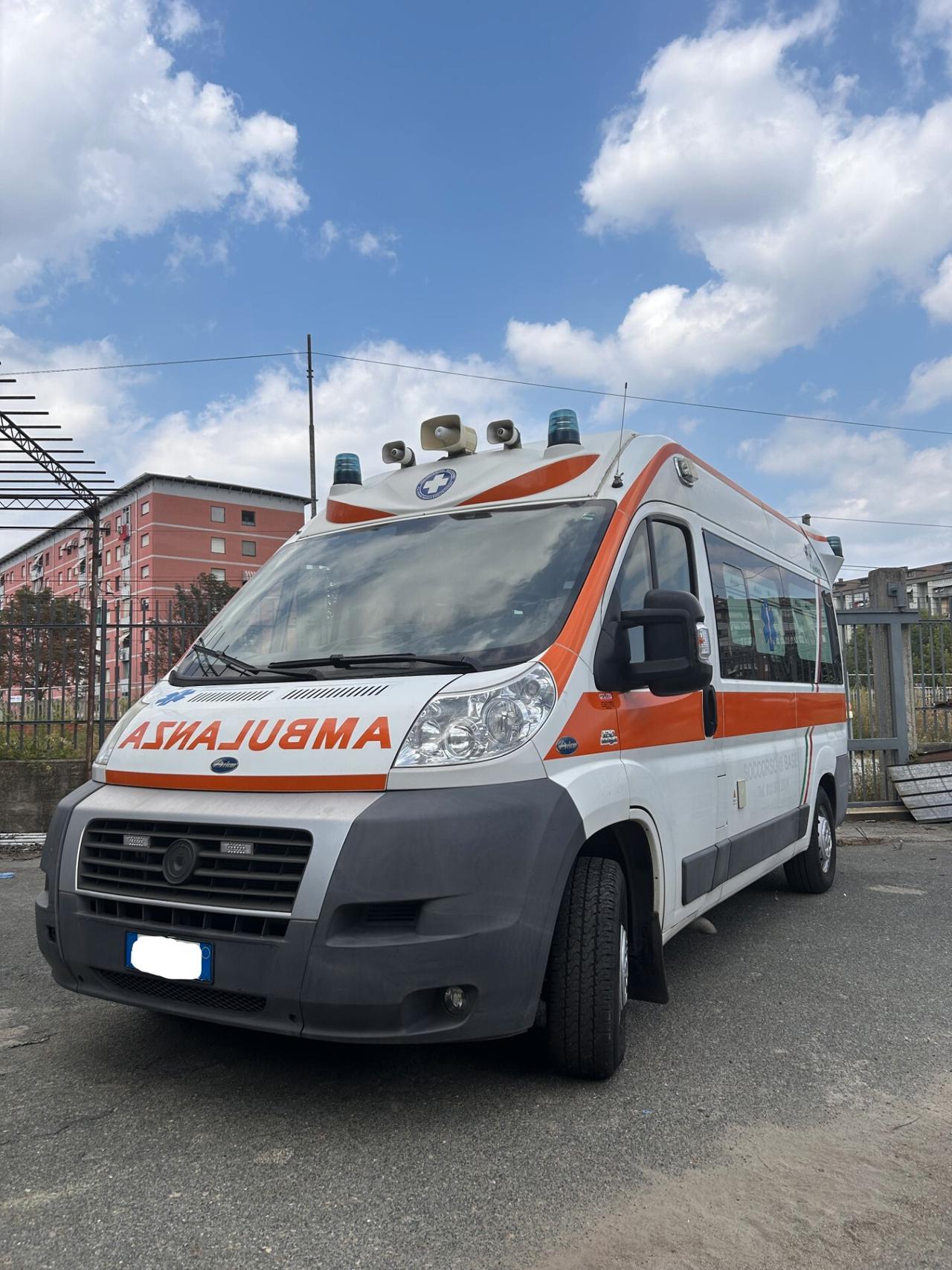 Fiat Ducato 2.3 MJT VETRATO AMBULANZA