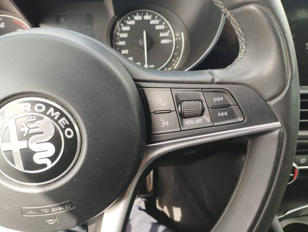 Alfa Romeo Giulia 2.2 t Super 150cv