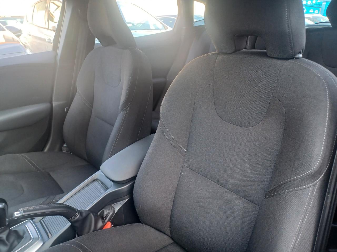 Volvo V40 D2 1.6 Momentum 2015 UNICO PROPRIETARIO