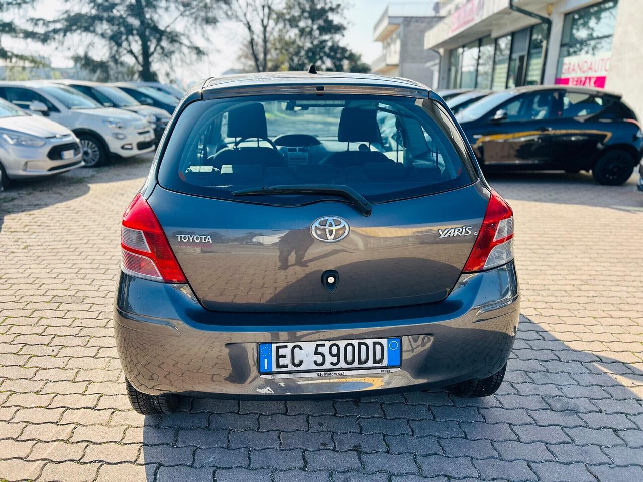 Toyota Yaris 1.0 3P Luxury pack