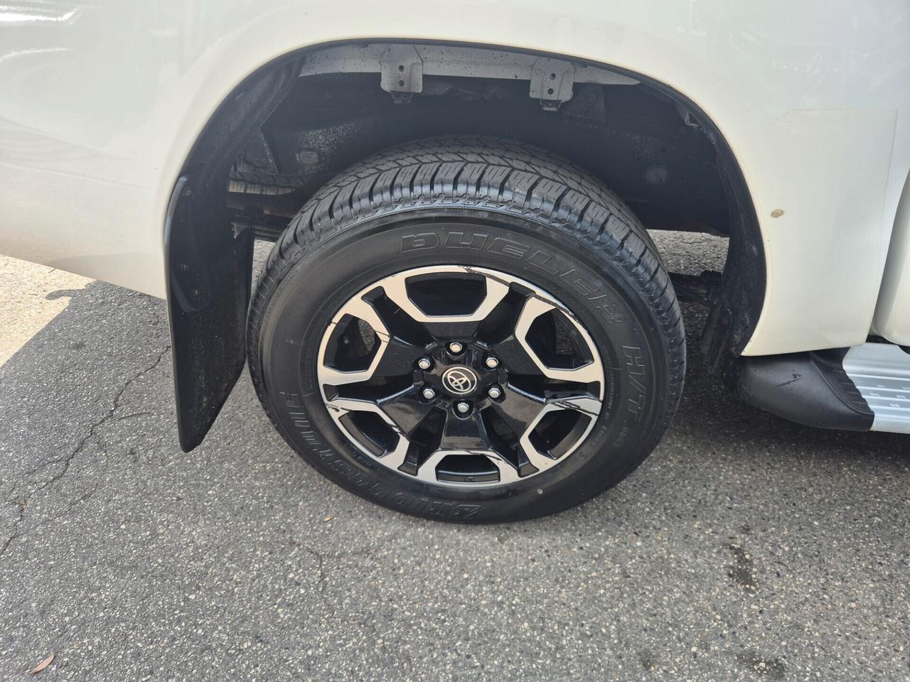 Toyota Hilux 2.4 D-4D A/T 4WD 4 porte Double Cab Lounge
