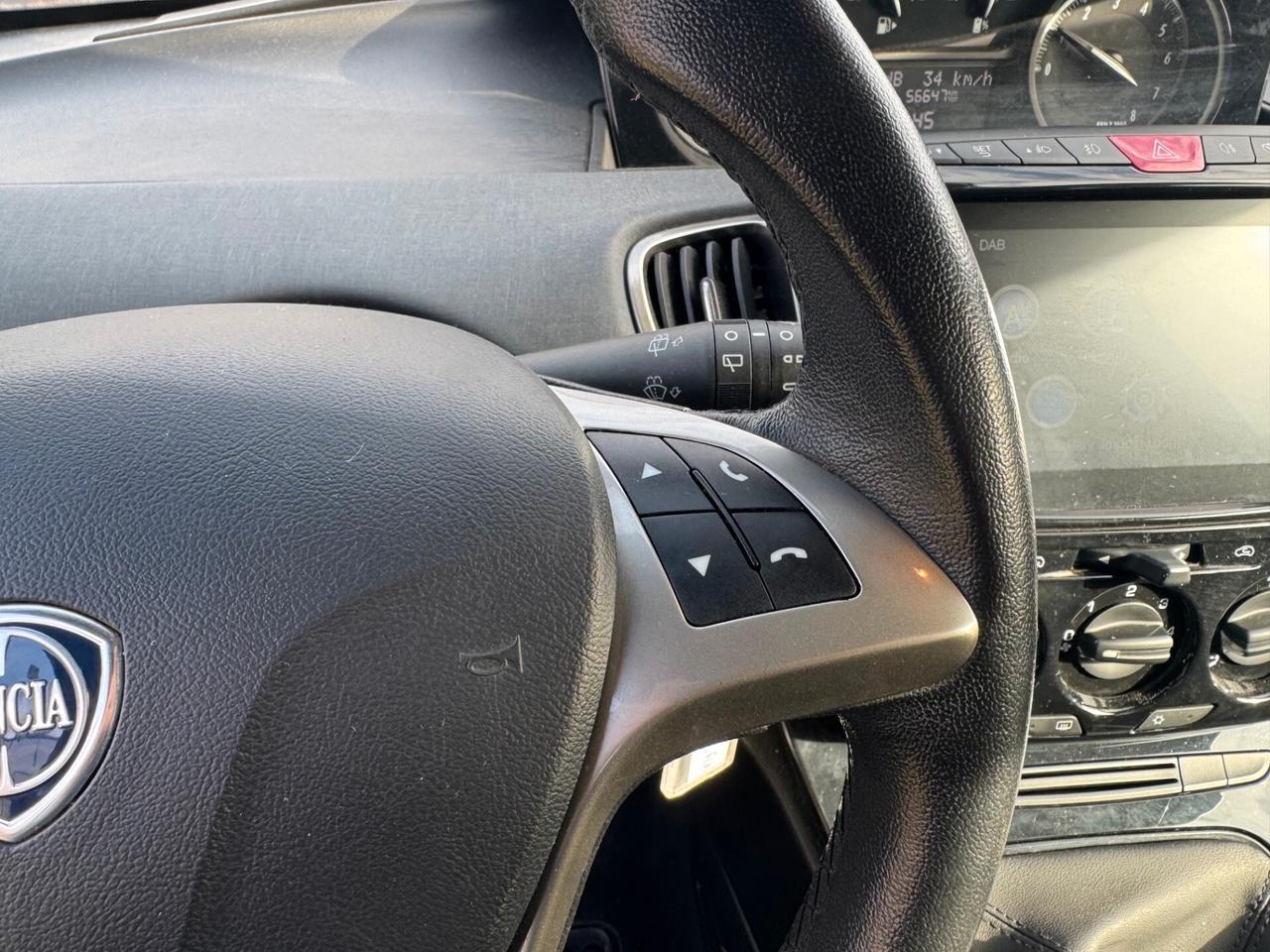 Lancia Ypsilon 1.0 FireFly 5 porte S&S Hybrid Ecochic Gold