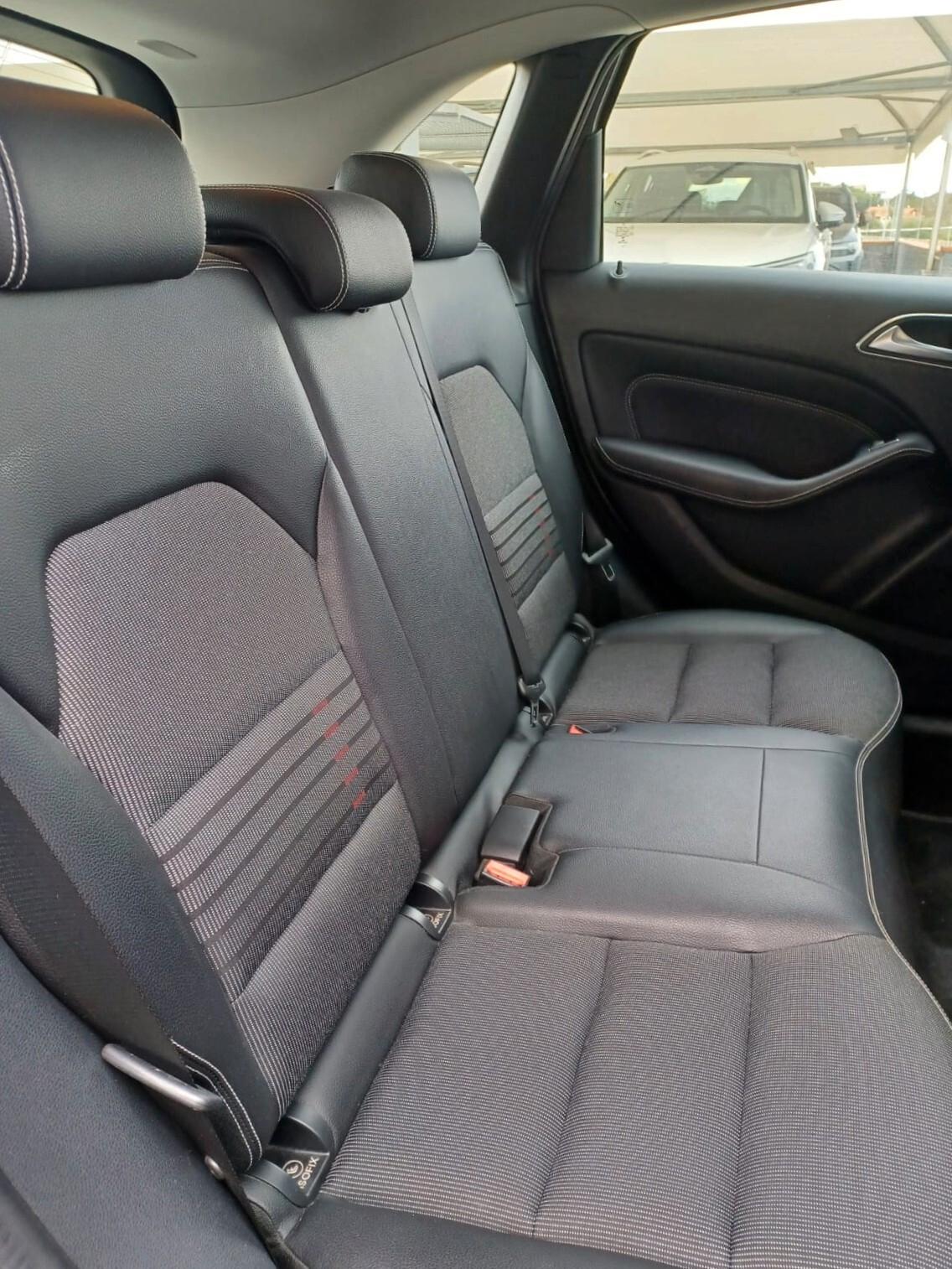 Mercedes-benz B 180 Premium