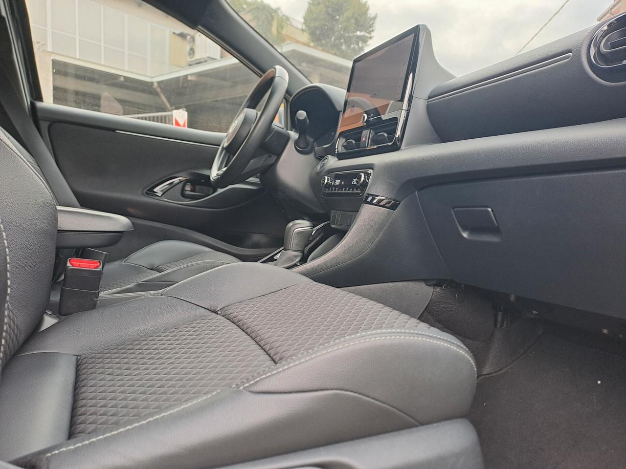 TOYOTA YARIS 1.5 HYBRID *SINISTRATA* GARANZIA 2027