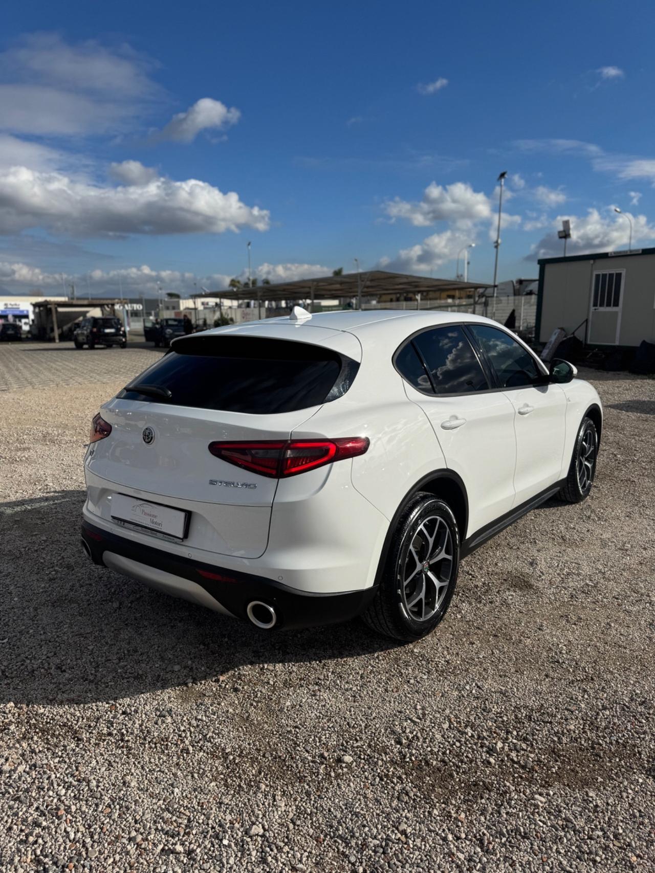 Alfa Romeo Stelvio 2.2 Turbodiesel 210 CV AT8 Q4 Super