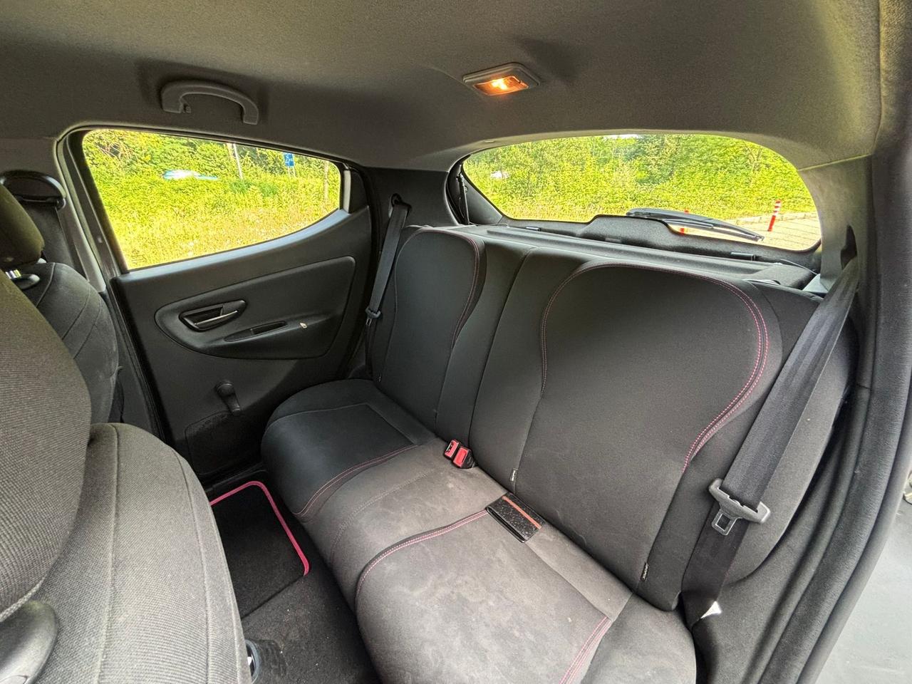 Lancia Ypsilon 1.2 69 CV 5 porte Platinum