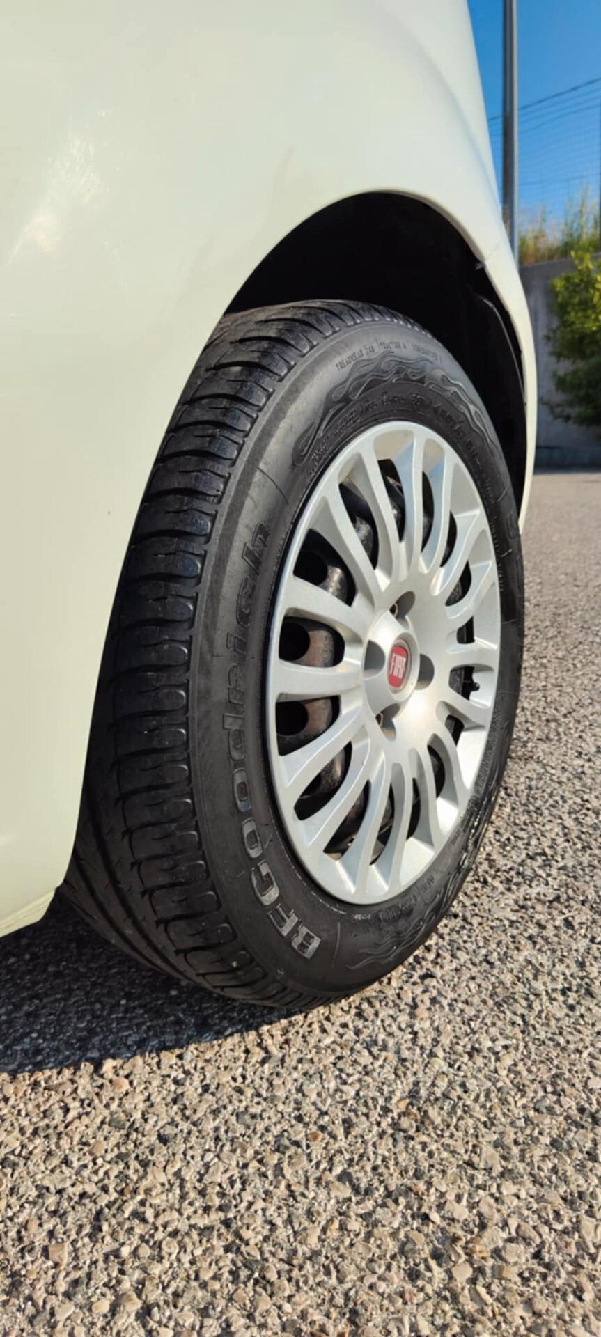 Fiat Punto 1.3 MJT II 75 CV 3 porte Street