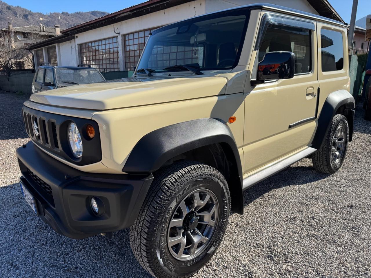 Suzuki Jimny 1.5 5MT Top