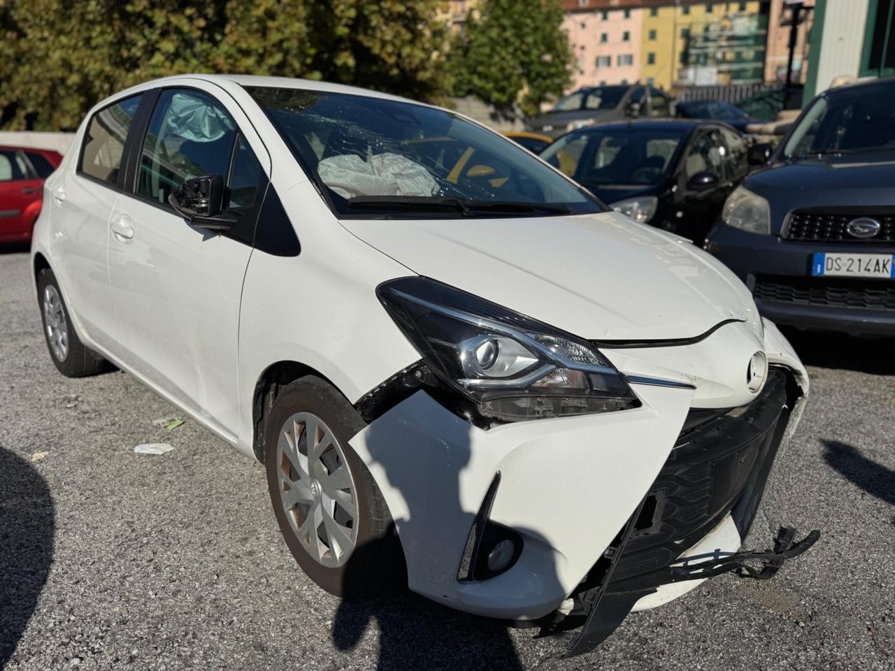 TOYOTA YARIS 1.0 BENZINA SINISTRATA
