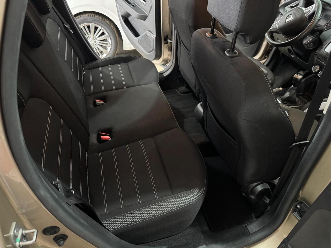 Dacia Duster 1.6 cc. 114 cv. GPL NAVIGATORE OK NEOPATENTATI