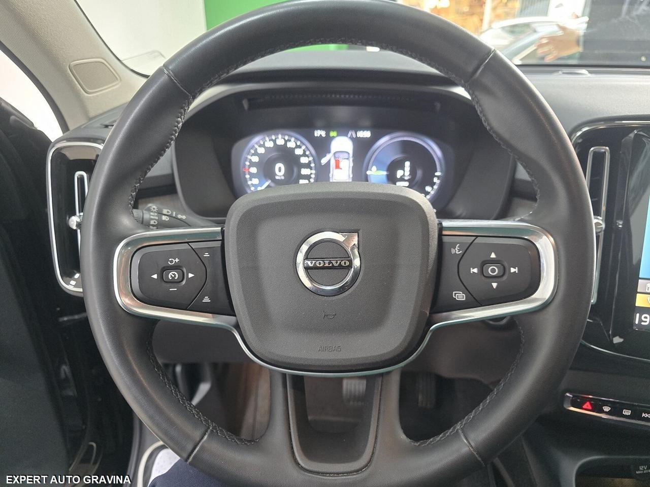 VOLVO XC40 INSCRIPTION PLUG-IN