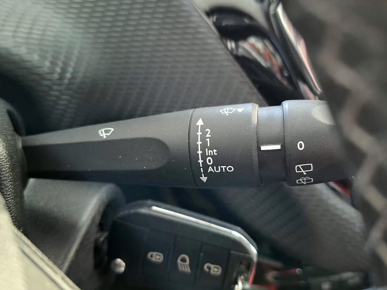 2015 Peugeot 2008 1.6 BlueHDi 100cv Black Matt