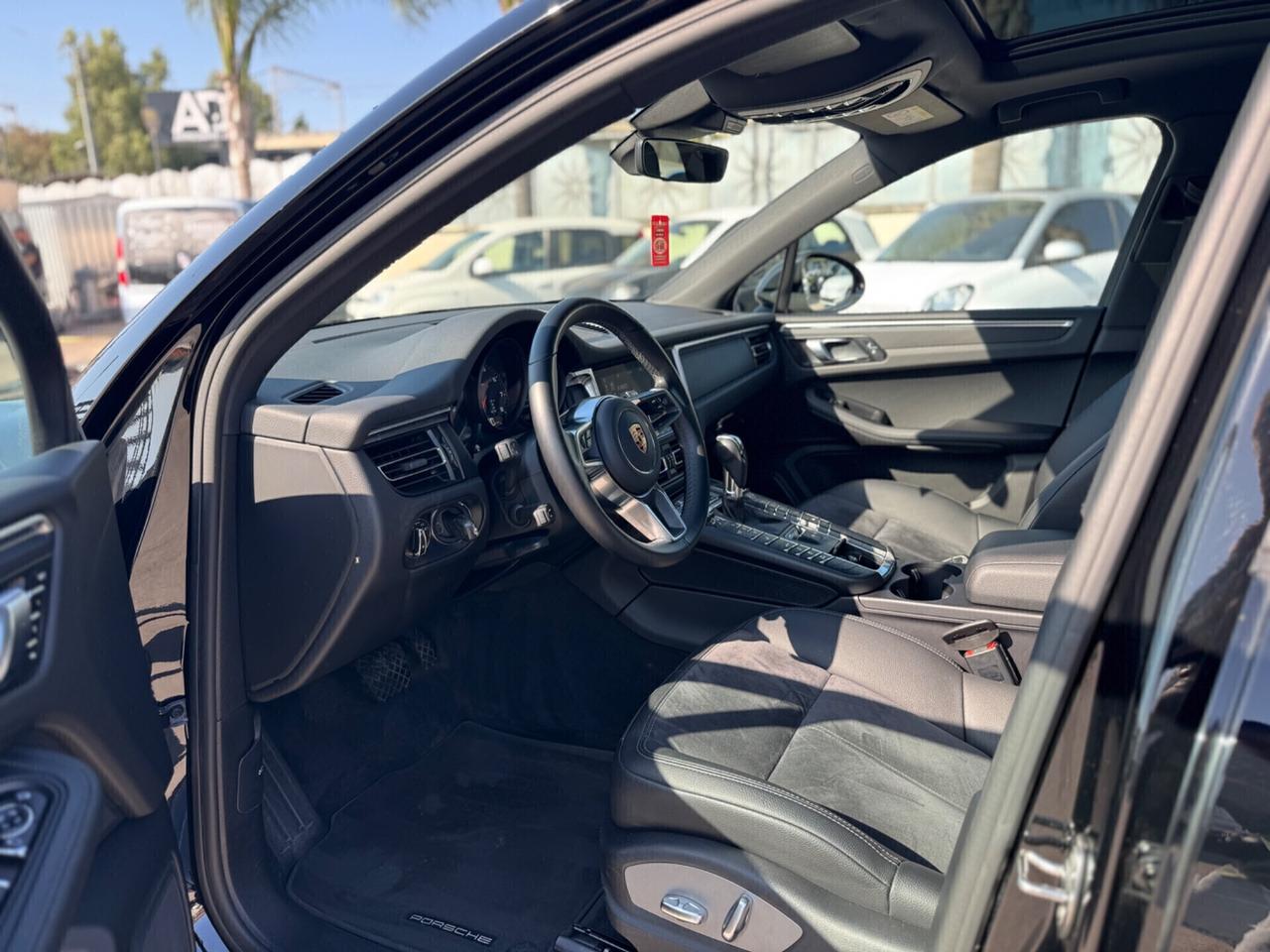 Porsche Macan 2.0 pari al nuovo