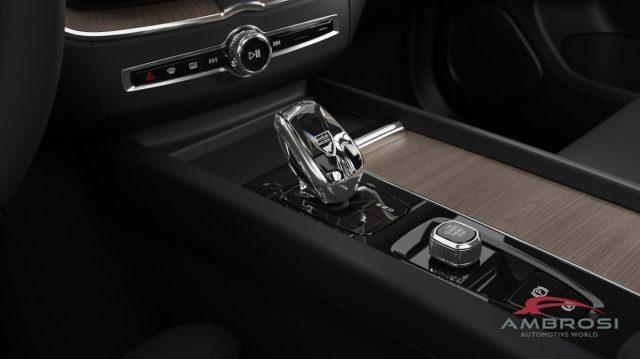 VOLVO XC60 B5 AWD Mild hybrid Benzina Plus Dark