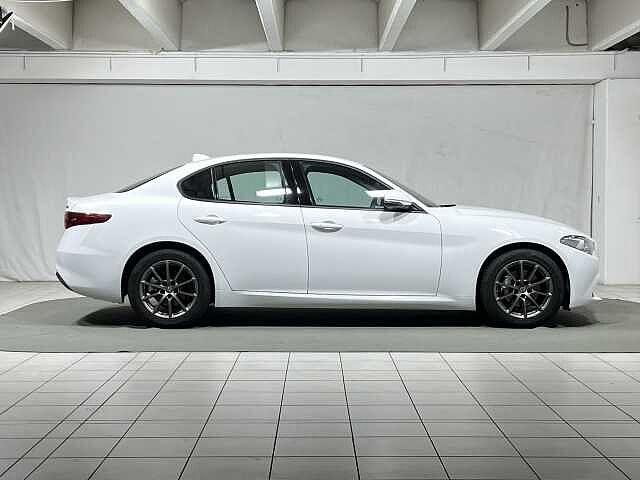 Alfa Romeo Giulia 2.0 Turbo 200 CV AT8 Business