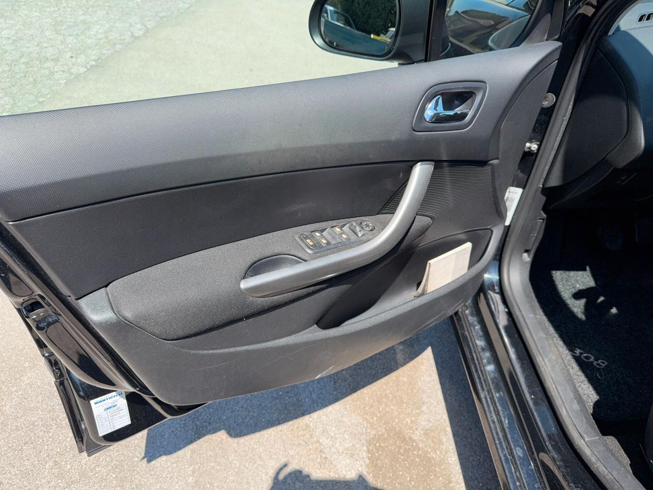 Peugeot 308 1.6 VTi 120CV 5p. Tecno