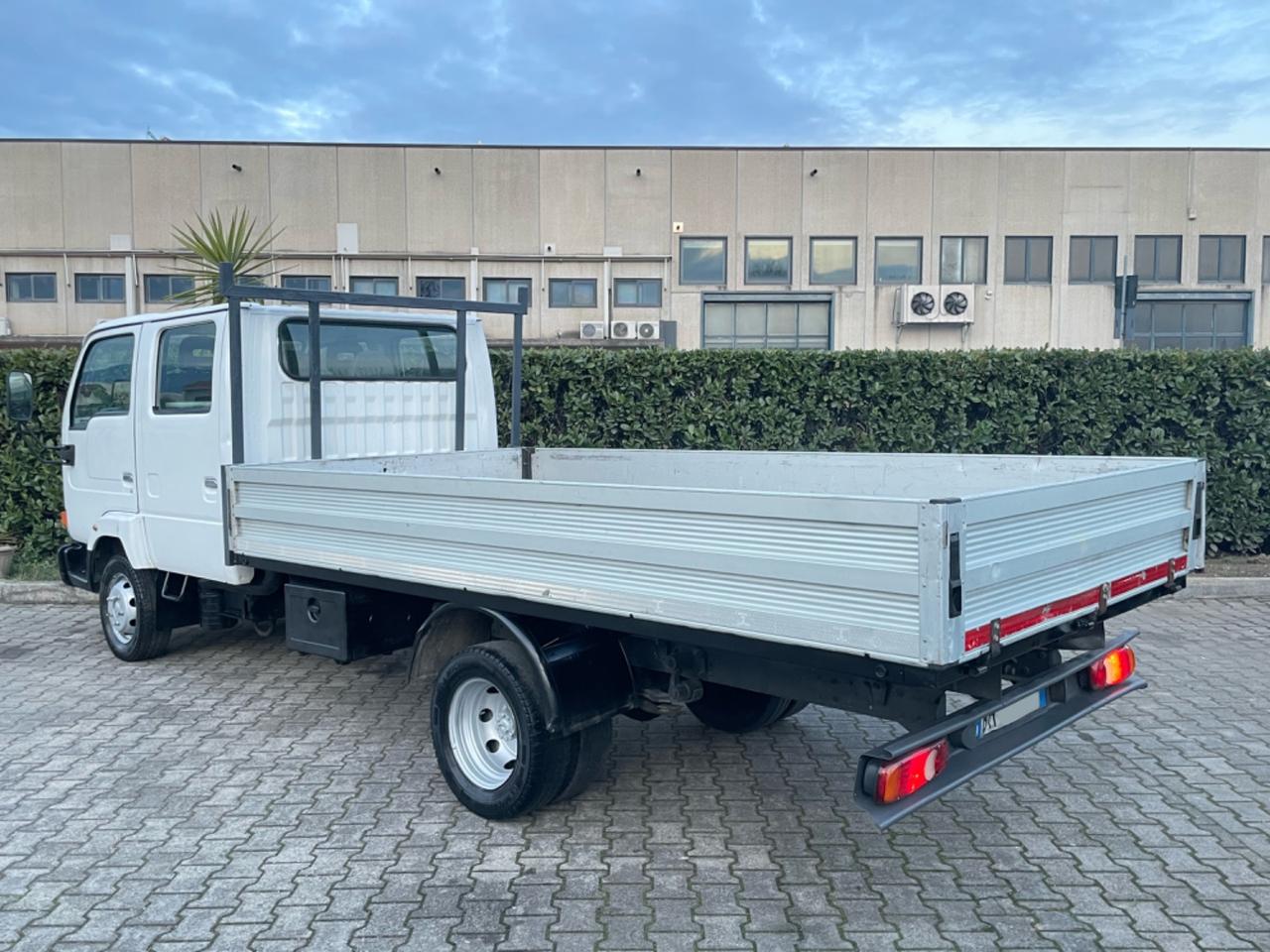 Nissan Cabstar 3.0 Doppia Cabina 6Posti