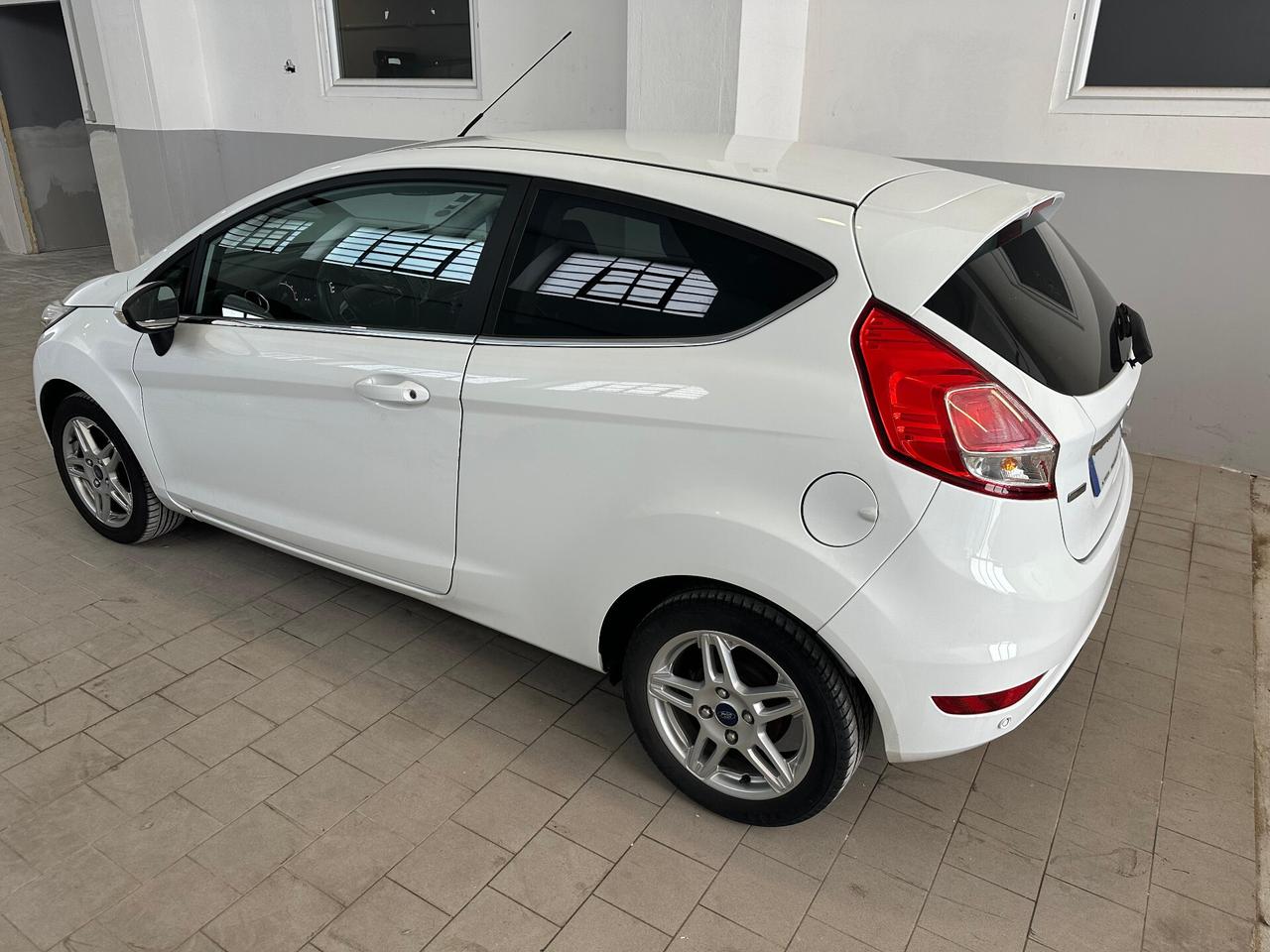 Ford Fiesta 1.0 EcoBoost 100CV Titanium Neopatentati