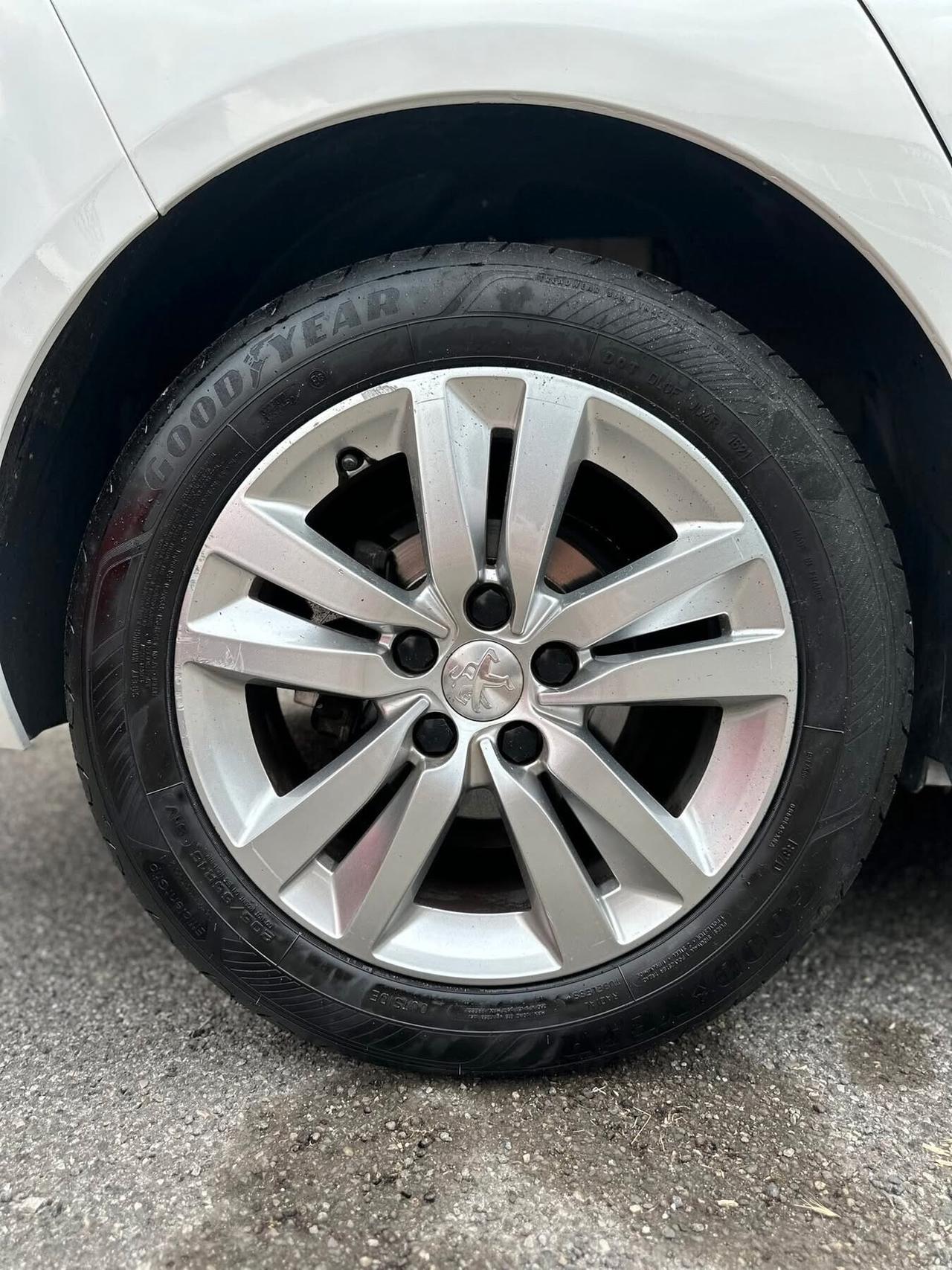 Peugeot 308 BlueHDi 100 S&S Business