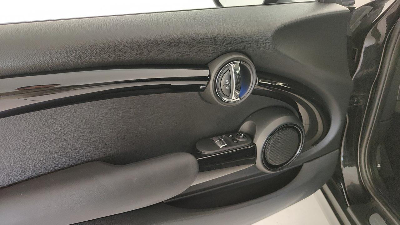 MINI Mini IV F55-F56 2014 - Mini 2.0 Cooper SD Hype 3p auto