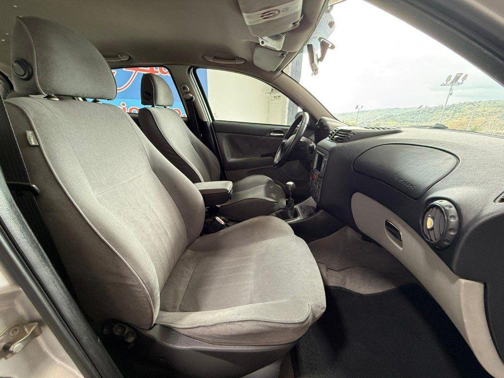 Alfa Romeo 147 1.9 JTD (120) 5 porte Distinctive