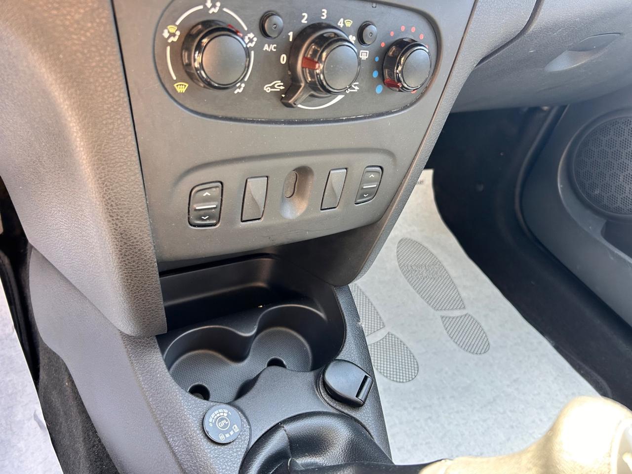 Dacia Sandero 1.2 GPL 75CV Ambiance *NEOPATENTATI*