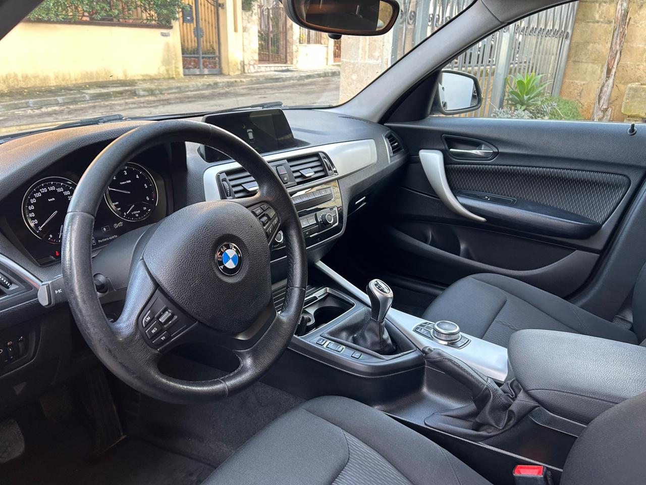 Bmw 114 114d 5p. Urban