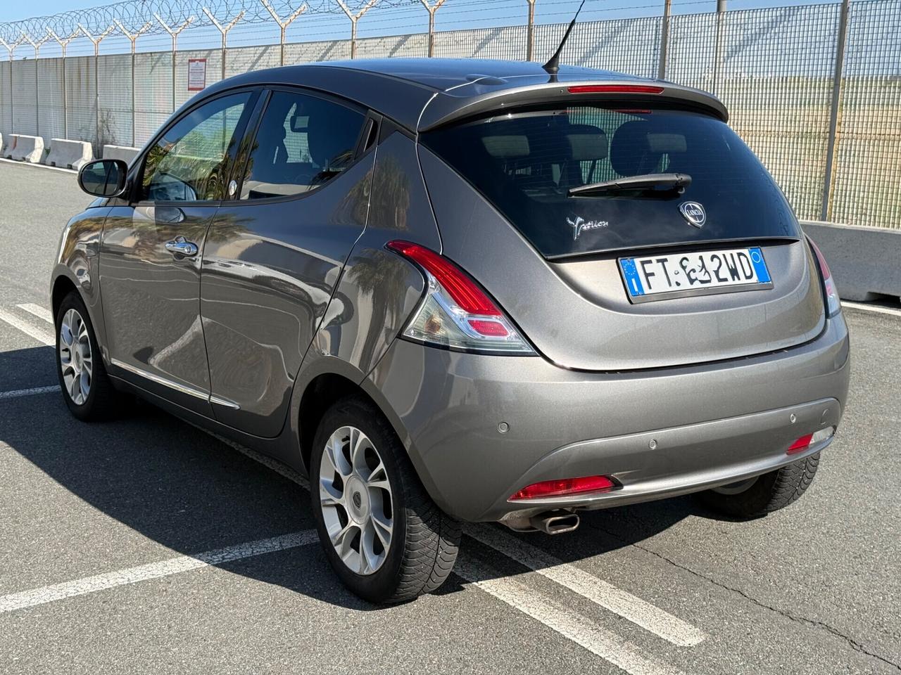 Lancia Ypsilon 1.2 69 CV-GPL-PERMUTABILE