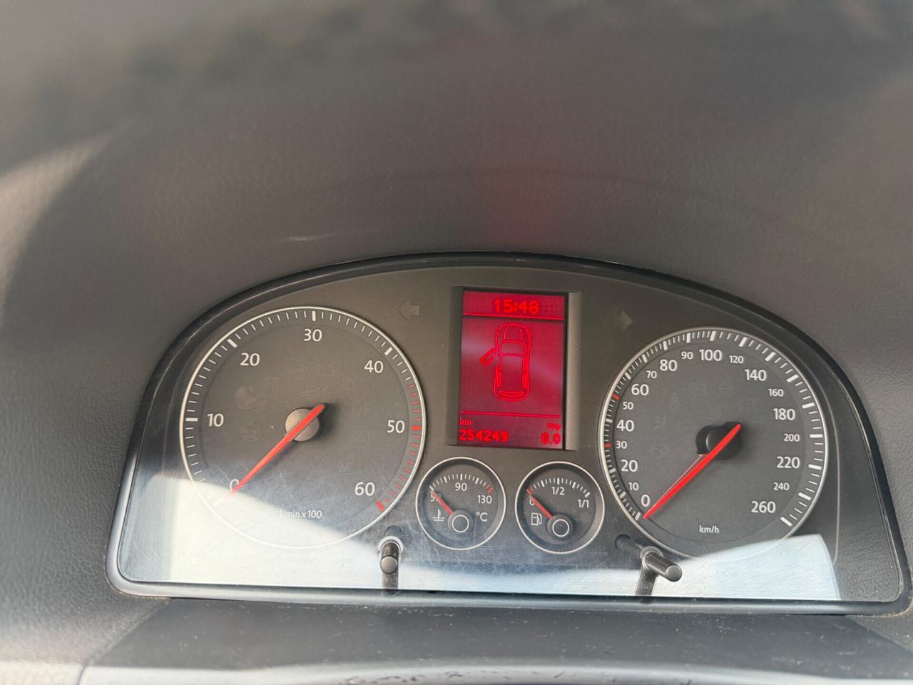 VW Touran 2.0 TDI 5-POSTI 6-MRCE FAMIGLIARE