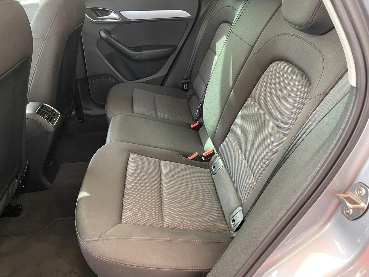 Audi Q3 2.0 TDI 120 CV S-Line Edition