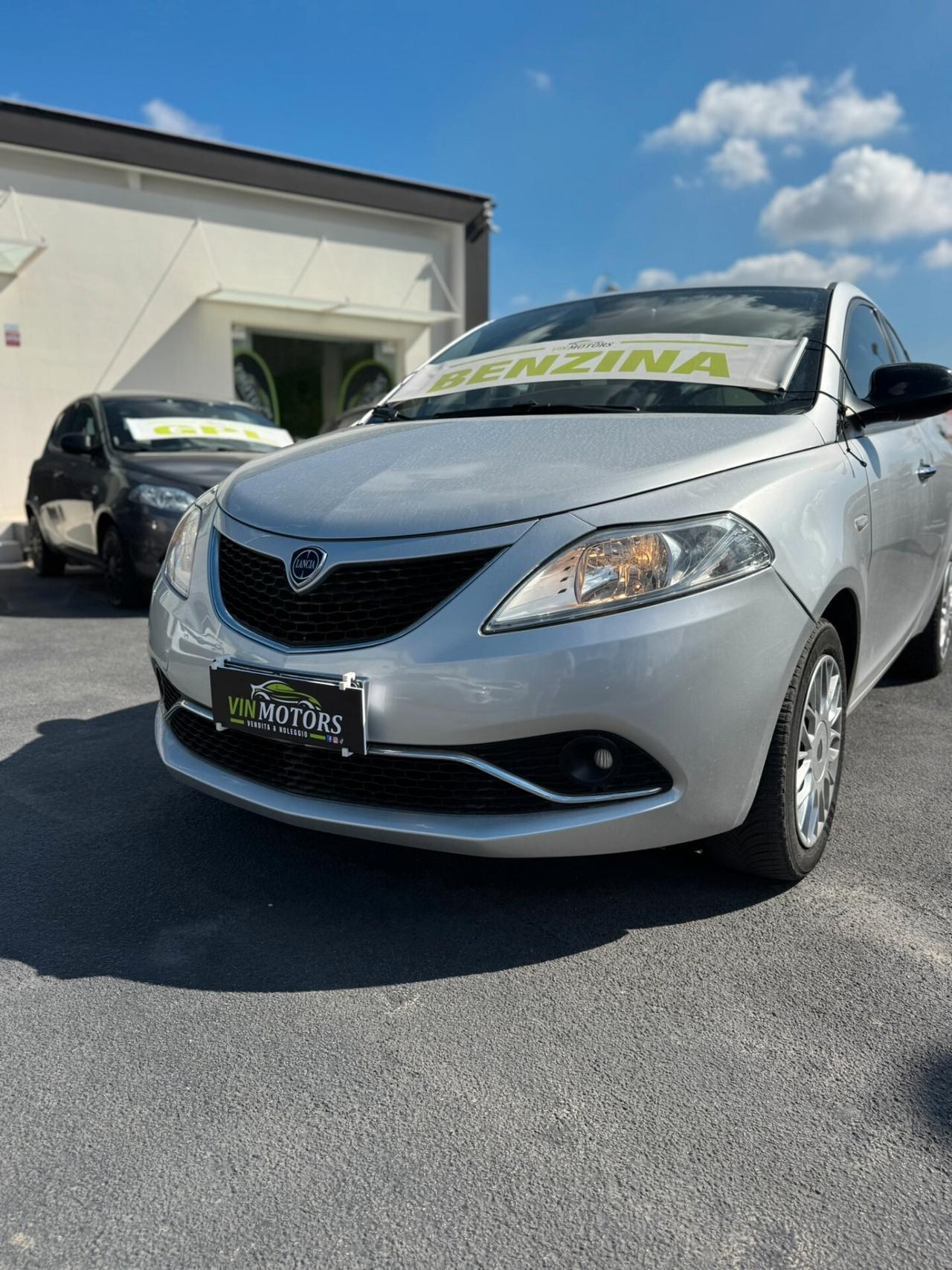 Lancia Ypsilon 1.2 69 CV 5 porte Platinum