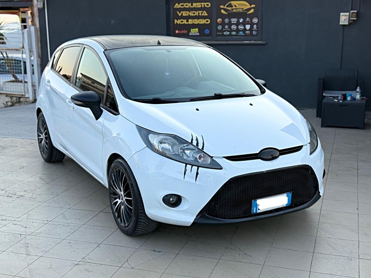 Ford Fiesta 1.4 TDCi 68CV 5 porte Titanium Garanzia 12 Mesi