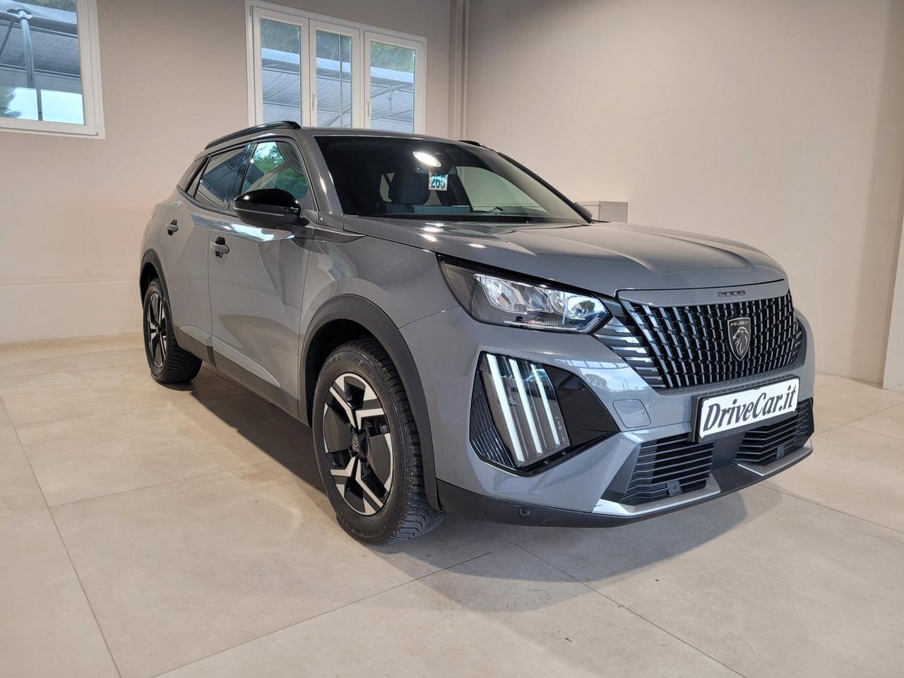 Peugeot 2008 1.2 ALLURE AUT. CARPLAY LED ACC RETROCAMERA