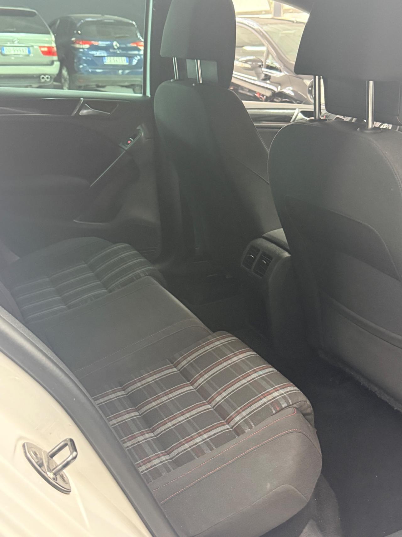 Volkswagen Golf GTI 2.0 TSI DSG 5p.
