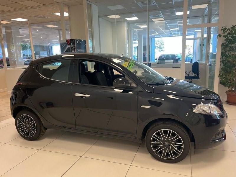 Lancia Ypsilon 1.0 FireFly 5 porte S&S Hybrid Silver Plus