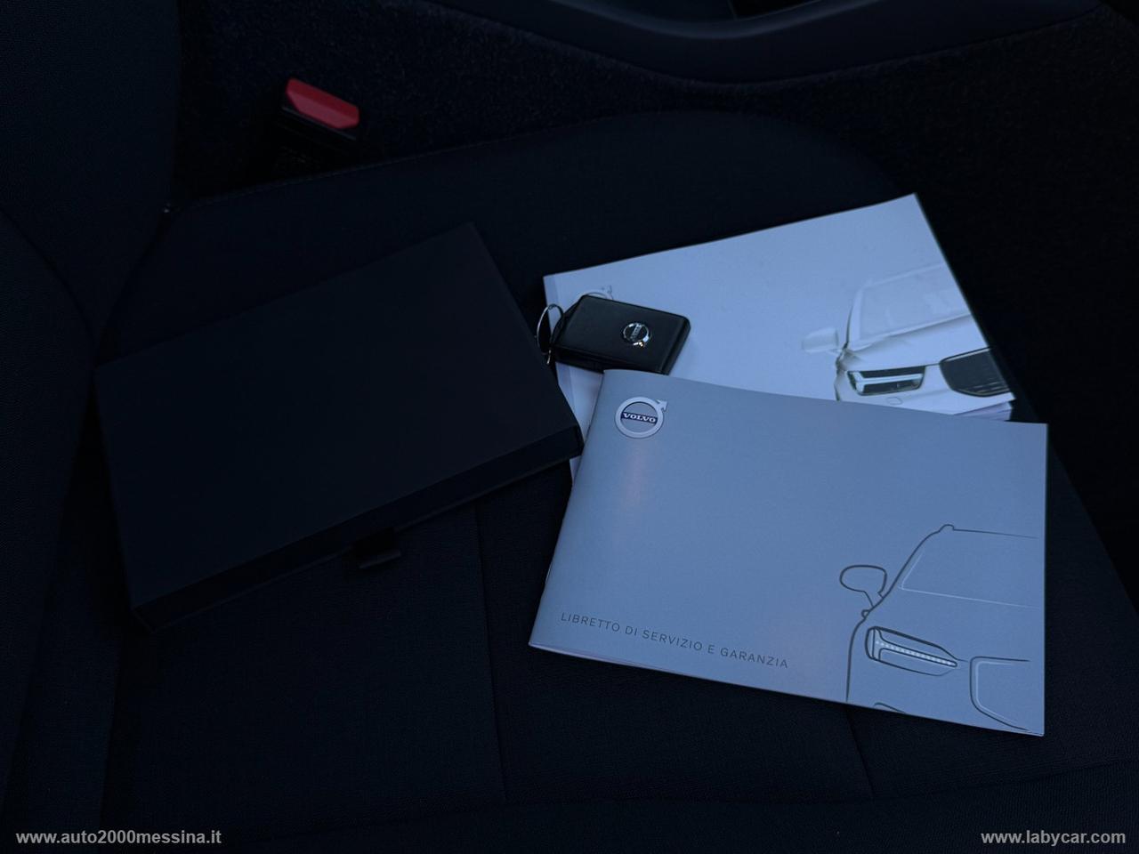 VOLVO XC40 T2 Momentum Core