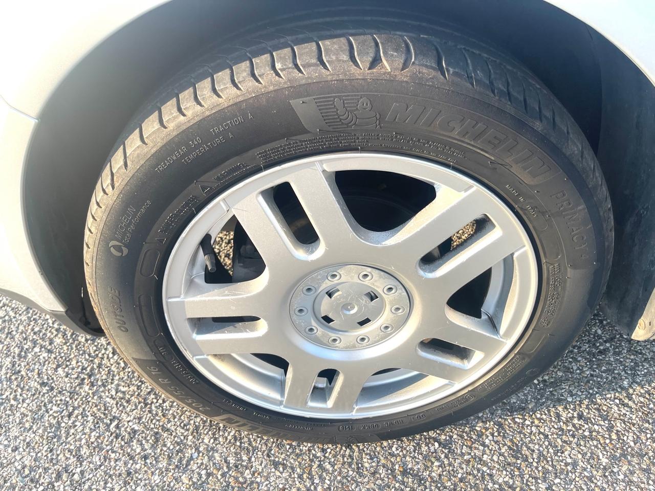 Volkswagen Golf 1.6 16V cat 5 porte Highline