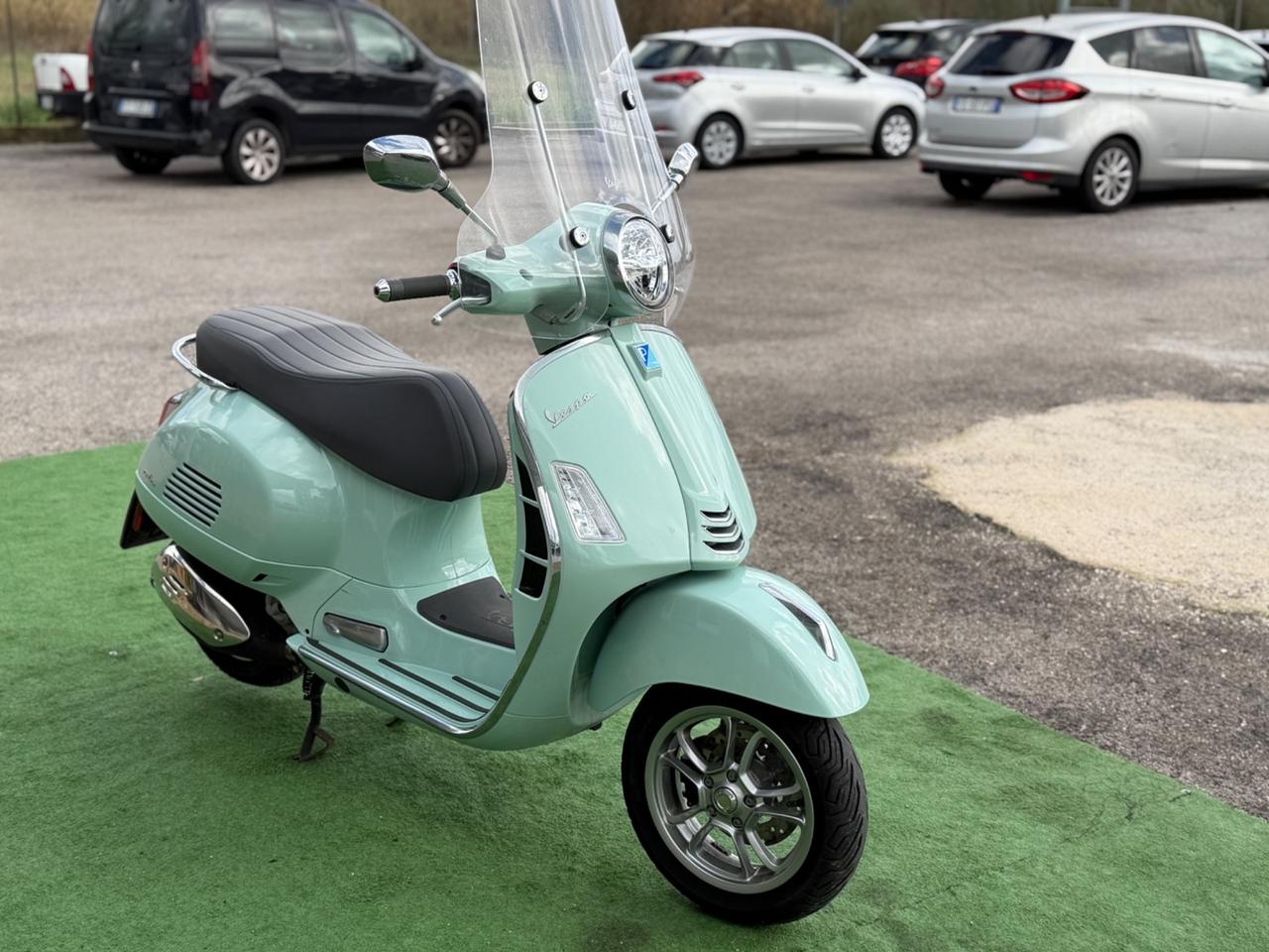 Piaggio Vespa 300 GTS Colore TIFFANI Nuova