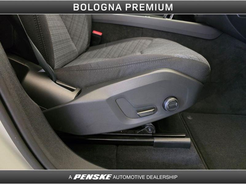 Volvo XC60 B4 (d) AWD automatico Core