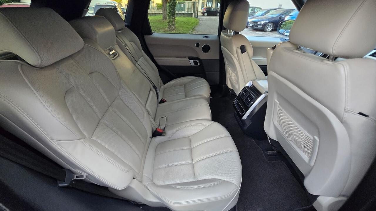 Land Rover Range Sport 3.0 TDV6 HSE Dynamic Edition Grey