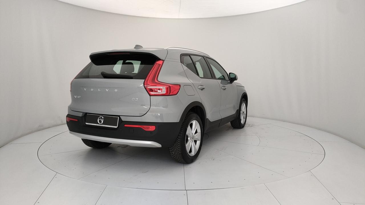 VOLVO XC40 2.0 b3 Essential auto