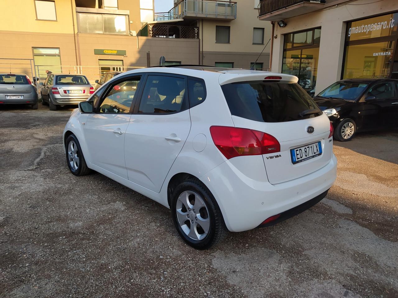 Kia Venga 1.4 CRDi 90Cv Neopatentati