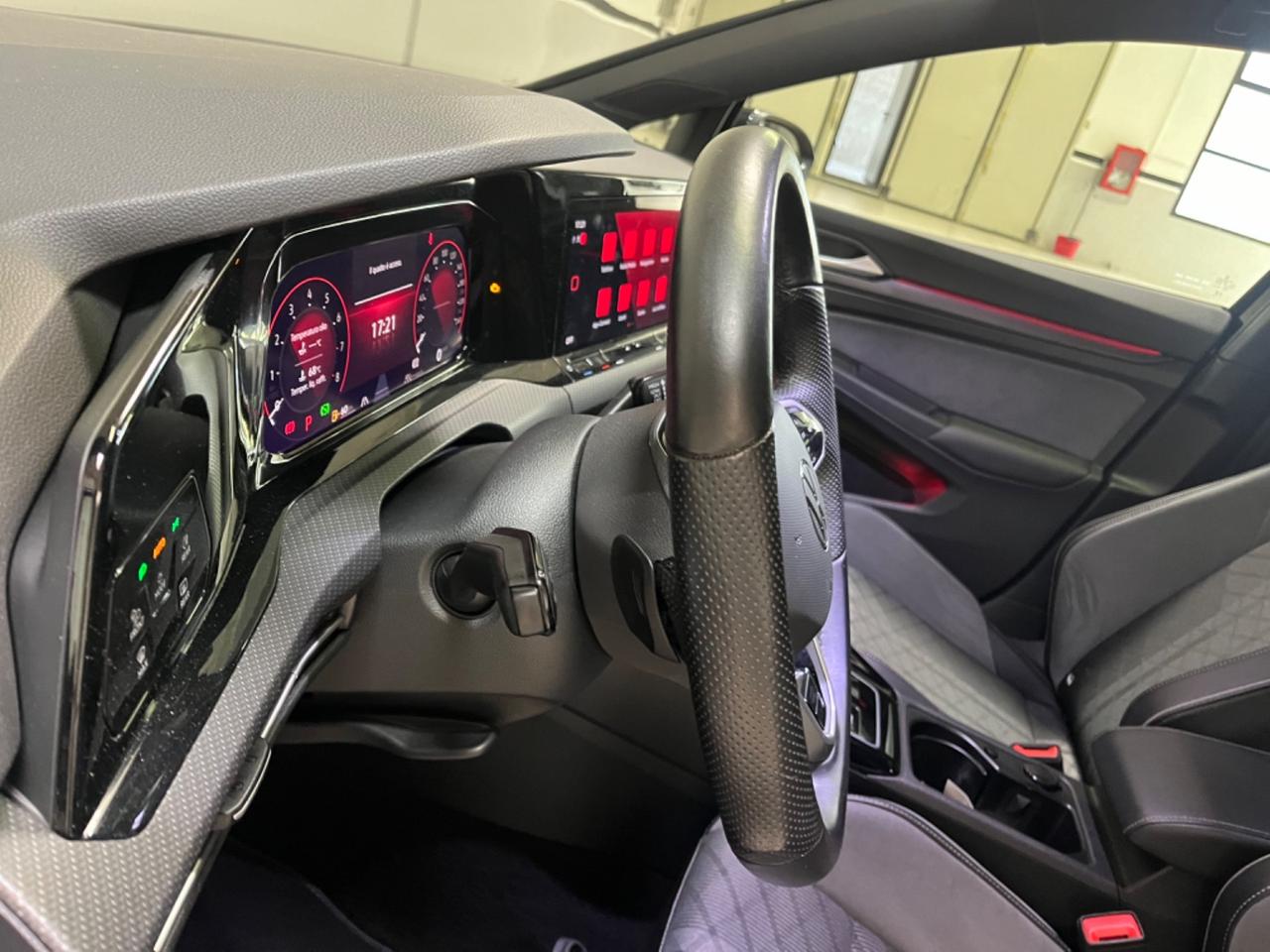 Volkswagen Golf 1.5 eTSI 150 CV EVO ACT DSG R-Line