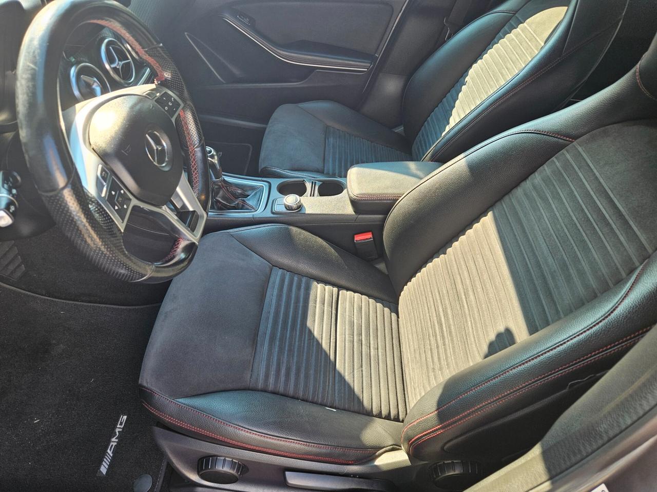 Mercedes-benz A 180 CDI Premium AMG INTERNO / ESTERNO