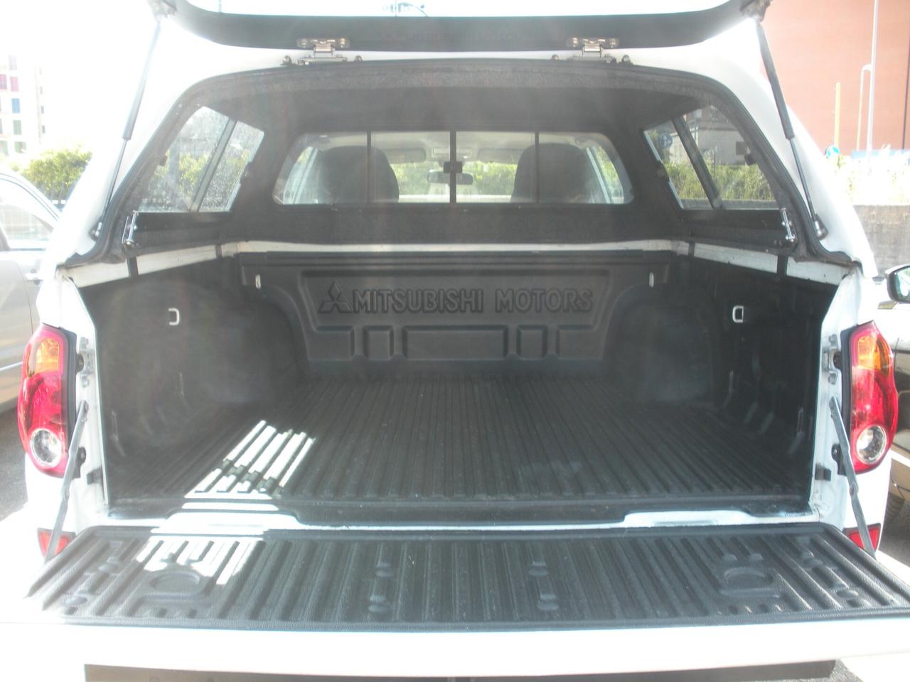 Mitsubishi L200 2.5 DI-D/136CV DC Invite DPF ''GLADIATOR''