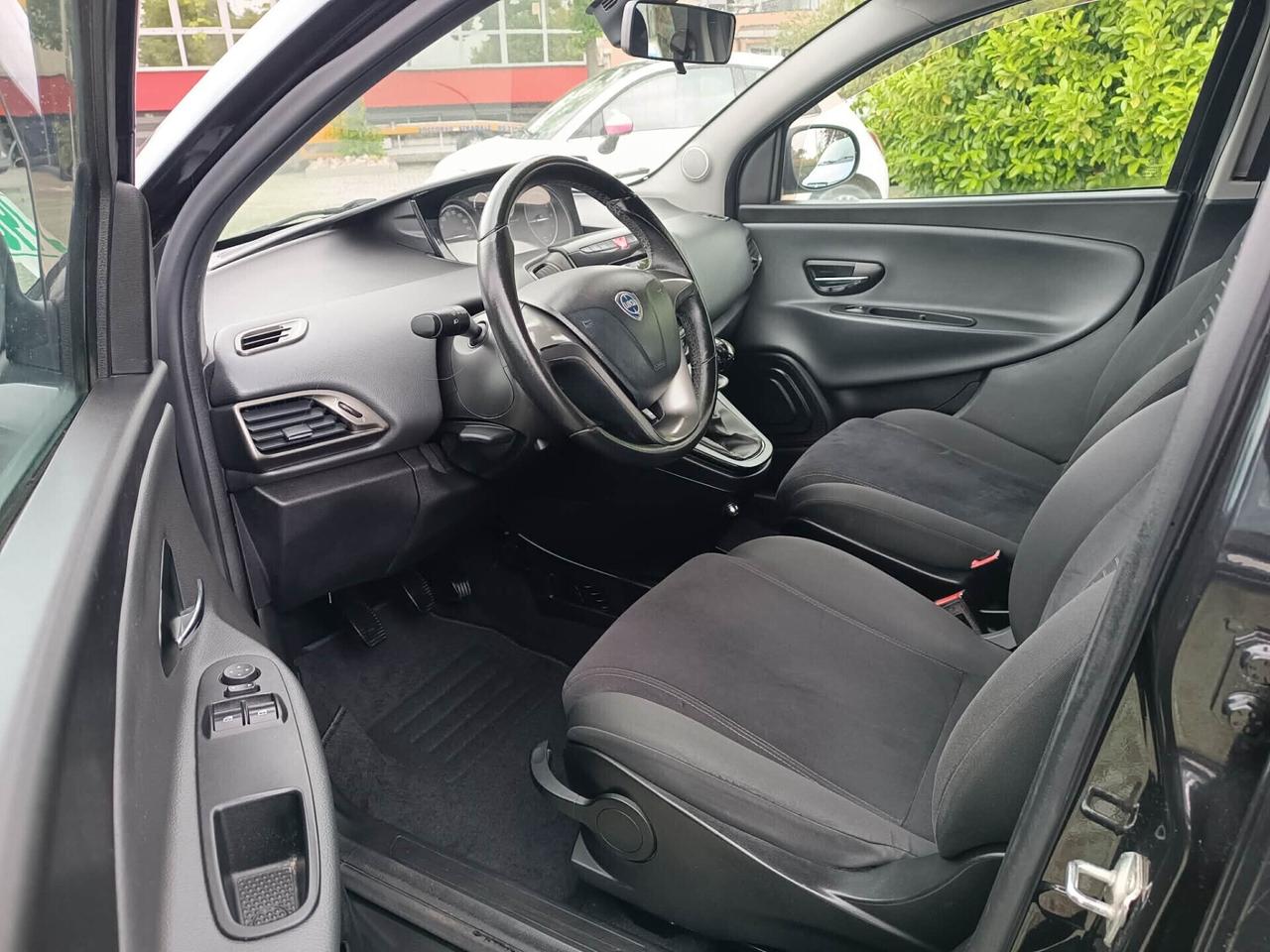 Lancia Ypsilon 1.2 69 CV 5 porte GPL Ecochic Silver