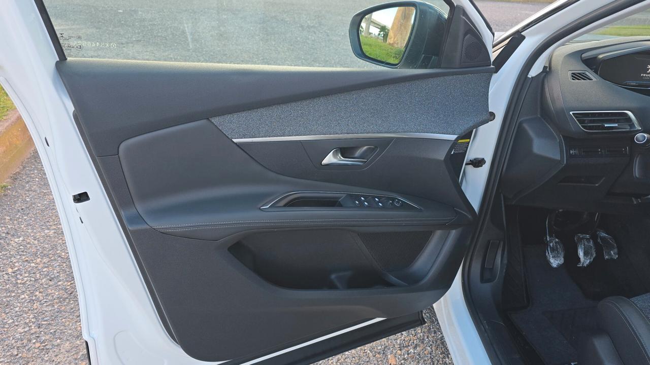 Peugeot 3008 BlueHDi 130 S&S Allure