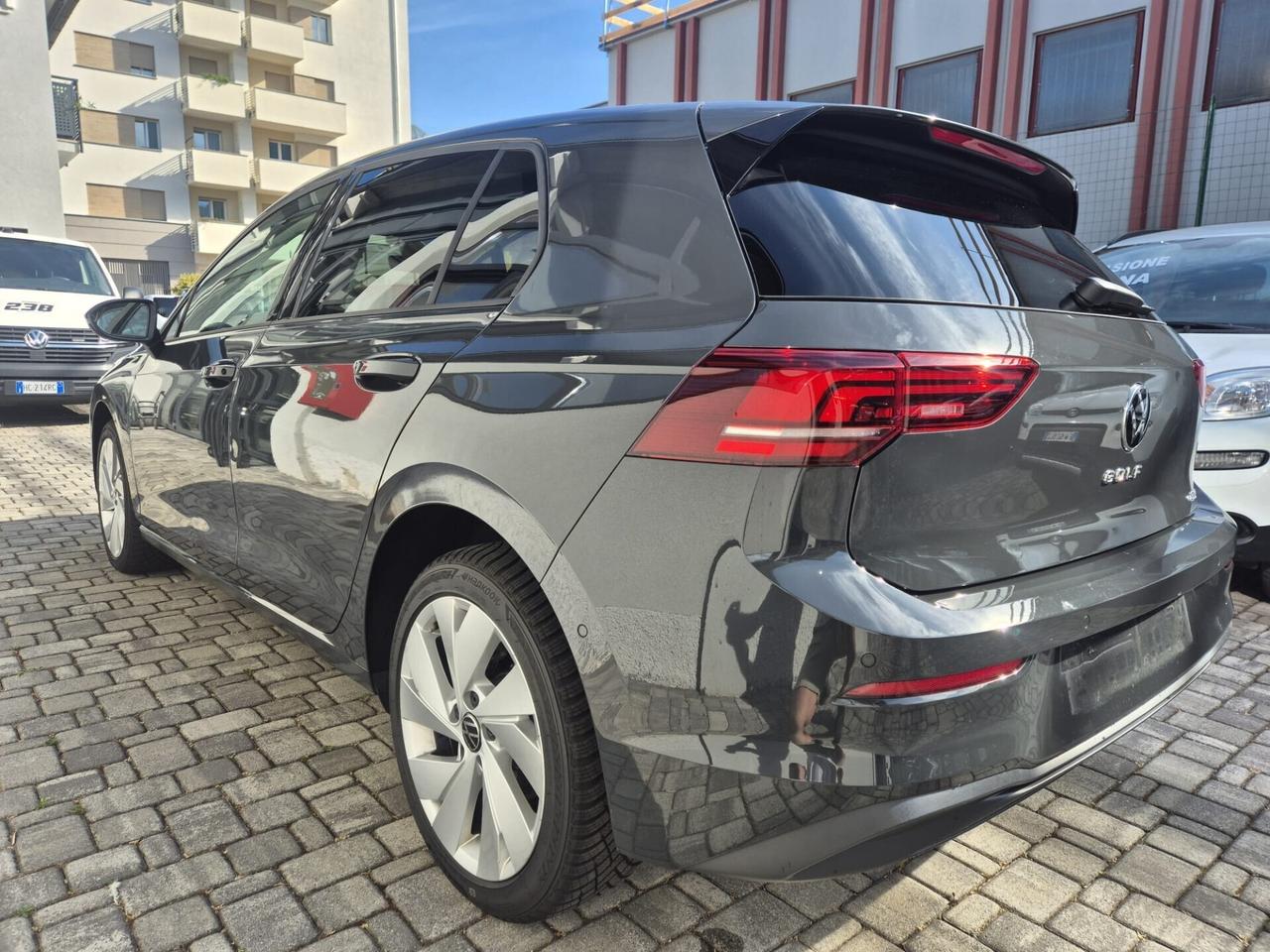 Volkswagen Golf 1.5 eTSI 115 CV DSG Life - OK NEOPATENTATO